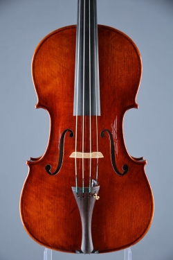 Leonhardt Rainer W. - Mittenwald Anno 2025 - 40,7 cm - Die Hasel Anne - B-131